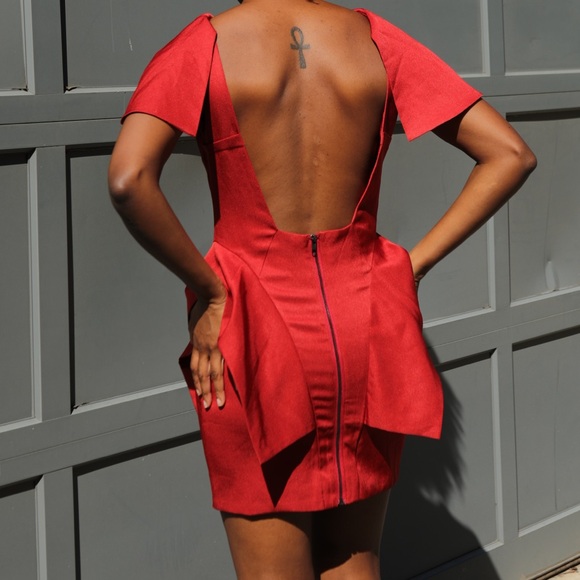 Elegant Red Dress - Picture 5 of 10